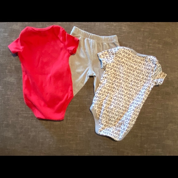 ‼️ No Longer Available ‼️ Calvin Klein Outfit - Picture 6 of 6